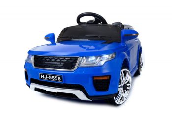 Kék elektromos sportautó távirányítóval