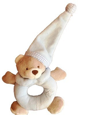 Csörgő plüss sapkás maci 14 cm-es - rózsaszín